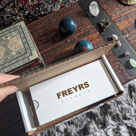 Freyrs Sunglasses: Riley - Round, Unisex